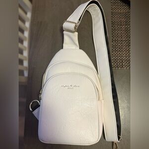 Amazon White Crossbody Bag with Ergonomic Design